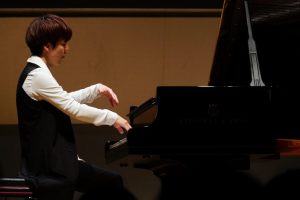 Pianist-Kenji-Maeda-3-of-54-940x627
